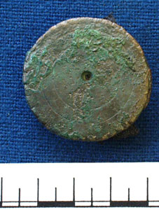 Disc brooch